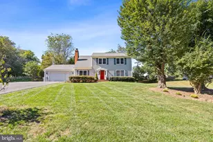 6116 Kings Color Dr, Fairfax, VA 22030 - Photo 2