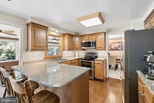 6116 Kings Color Dr, Fairfax, VA 22030 - Photo 8