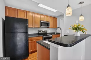 12160 Penderview Ln, Fairfax, VA 22033 - Photo 8