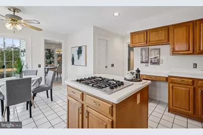 11928 Parkside Drive, Fairfax, VA 22033 - Photo 8