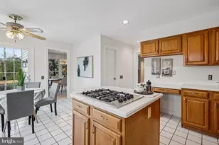 11928 Parkside Dr, Fairfax, VA 22033 - Photo 8