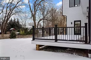 604 Tapawingo Rd SW, Vienna, VA 22180 - Photo 4