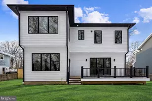 604 Tapawingo Rd SW, Vienna, VA 22180 - Photo 2