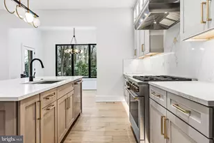 604 Tapawingo Rd SW, Vienna, VA 22180 - Photo 10