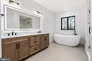 604 Tapawingo Rd SW, Vienna, VA 22180 - Photo 14