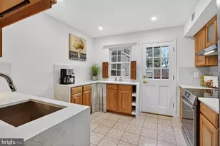 5931 Queenston St, Springfield, VA 22152 - Photo 4