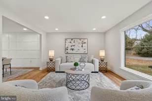 2678 Oakton Glen Dr, Vienna, VA 22181 - Photo 6