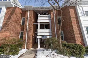 11172 Beaver Trail Ct, Reston, VA 20191 - Photo 2