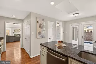 2924 Elmesmeade Ct, Oakton, VA 22124 - Photo 24