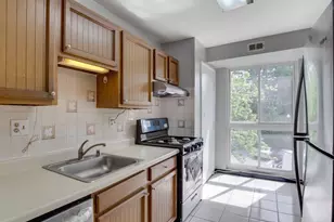 5614 Bloomfield Dr, Alexandria, VA 22312 - Photo 2