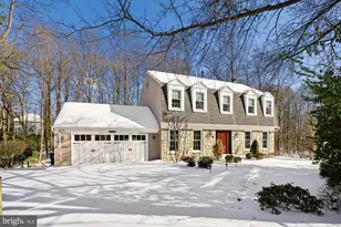 4623 University Dr, Fairfax, VA 22030 - Photo 2