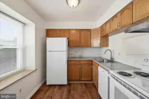 5834 Burke Manor Ct, Burke, VA 22015 - Photo 10