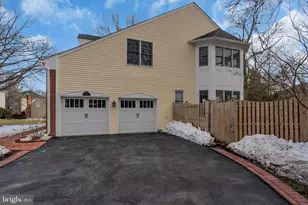 9315 Hallston Ct, Fairfax Station, VA 22039 - Photo 4