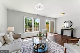 5838 Burke Manor Ct, Burke, VA 22015 - Photo 2