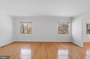 10858 Parcel Ct, Oakton, VA 22124 - Photo 16