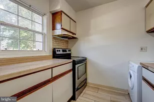 14369 Saguaro Pl, Centreville, VA 20121 - Photo 6