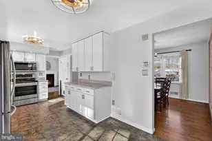 8905 Side Saddle Rd, Springfield, VA 22152 - Photo 18