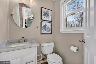 8905 Side Saddle Rd, Springfield, VA 22152 - Photo 24