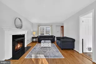 8905 Side Saddle Rd, Springfield, VA 22152 - Photo 2