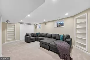 8905 Side Saddle Rd, Springfield, VA 22152 - Photo 4