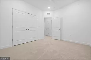 14303 Yesler Ave, Chantilly, VA 20151 - Photo 20