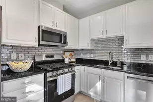 2931 Deer Hollow Way, Fairfax, VA 22031 - Photo 2