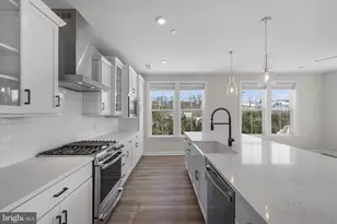 3927 Fair Ridge Dr, Fairfax, VA 22033 - Photo 8