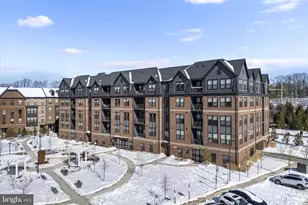 3927 Fair Ridge Dr, Fairfax, VA 22033 - Photo 4