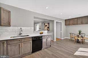 9623 Scotch Haven Dr, Vienna, VA 22181 - Photo 6