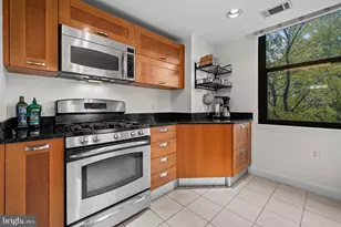 2451 Midtown Ave, Alexandria, VA 22303 - Photo 4