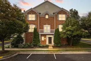 2501 Bronze Stone Pl, Herndon, VA 20171 - Photo 2