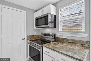 4375 Pembrook Village Dr, Alexandria, VA 22309 - Photo 14