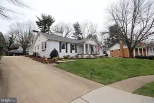 8019 Agin Ct, McLean, VA 22102 - Photo 2