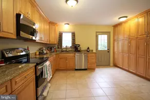 8019 Agin Ct, McLean, VA 22102 - Photo 10