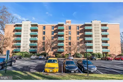 6141 Leesburg Pike #504, Falls Church, VA 22041 - Photo 2