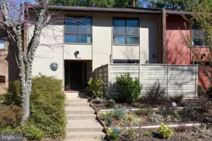 11768 Indian Ridge Rd, Reston, VA 20191 - Photo 2