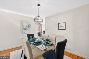 6077 Hollow Hill Ln, Springfield, VA 22152 - Photo 10