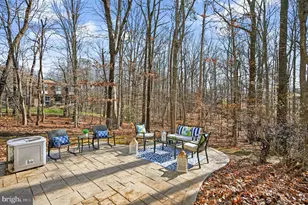 6077 Hollow Hill Ln, Springfield, VA 22152 - Photo 36