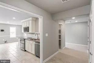 11310 Handlebar Rd, Reston, VA 20191 - Photo 8