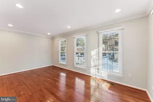 8624 Burling Wood Dr, Springfield, VA 22152 - Photo 4