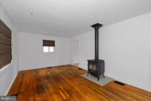 6451 Maplewood Dr, Falls Church, VA 22041 - Photo 4