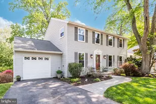 10222 Steamboat Landing Ln, Burke, VA 22015 - Photo 2