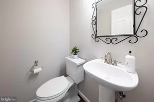 10222 Steamboat Landing Ln, Burke, VA 22015 - Photo 26