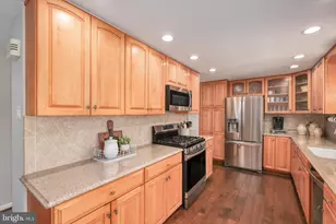 10222 Steamboat Landing Ln, Burke, VA 22015 - Photo 28