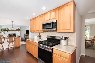10222 Steamboat Landing Ln, Burke, VA 22015 - Photo 32