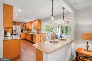 10222 Steamboat Landing Ln, Burke, VA 22015 - Photo 40