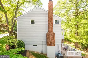 10222 Steamboat Landing Ln, Burke, VA 22015 - Photo 18