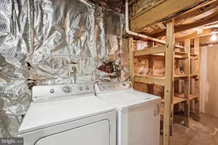 14705 Flower Hill Dr, Centreville, VA 20120 - Photo 10