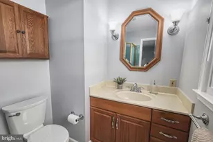 9121 Donna Dean Dr, Springfield, VA 22153 - Photo 28