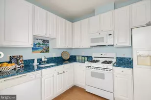 4132 Fountainside Ln, Fairfax, VA 22030 - Photo 14